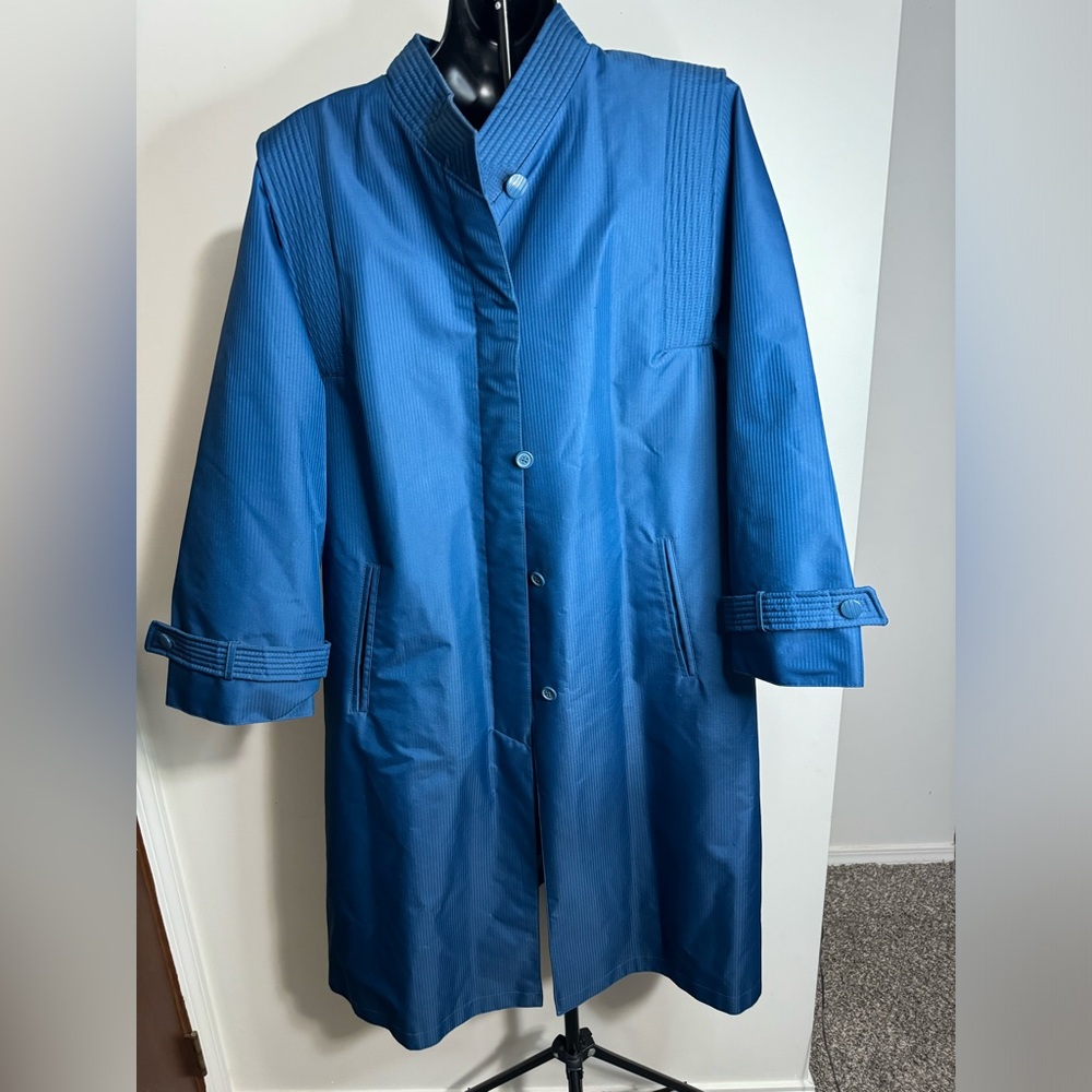 Vintage 16W Fleet Street raincoat